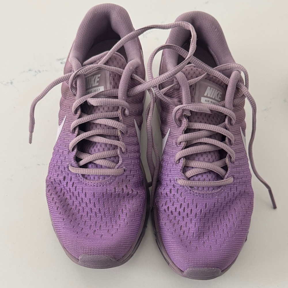 Nike Women's Plum Fog/ Iced Lavender AirMax 2017 Running Sneakers